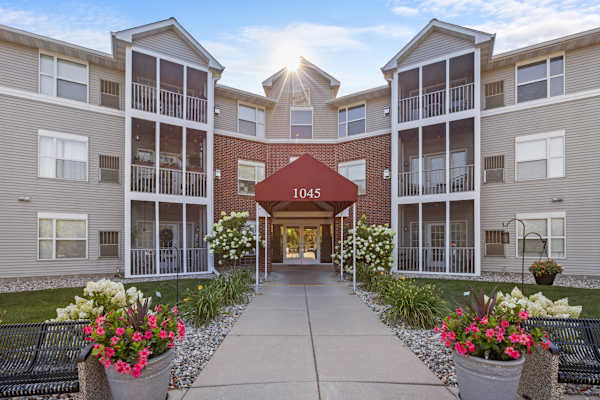 Sun Lake Apartments property
